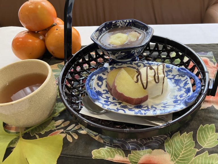 芋団子ぜんざいと蒸し芋のアイス添え🍠🍨【短期入所】